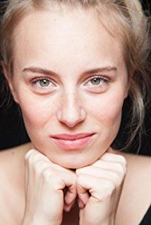 Loriane C Klupsch